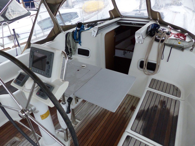 Oceanis 37 -2.jpg